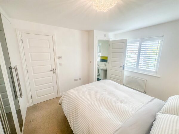 Hillary Close, Corby