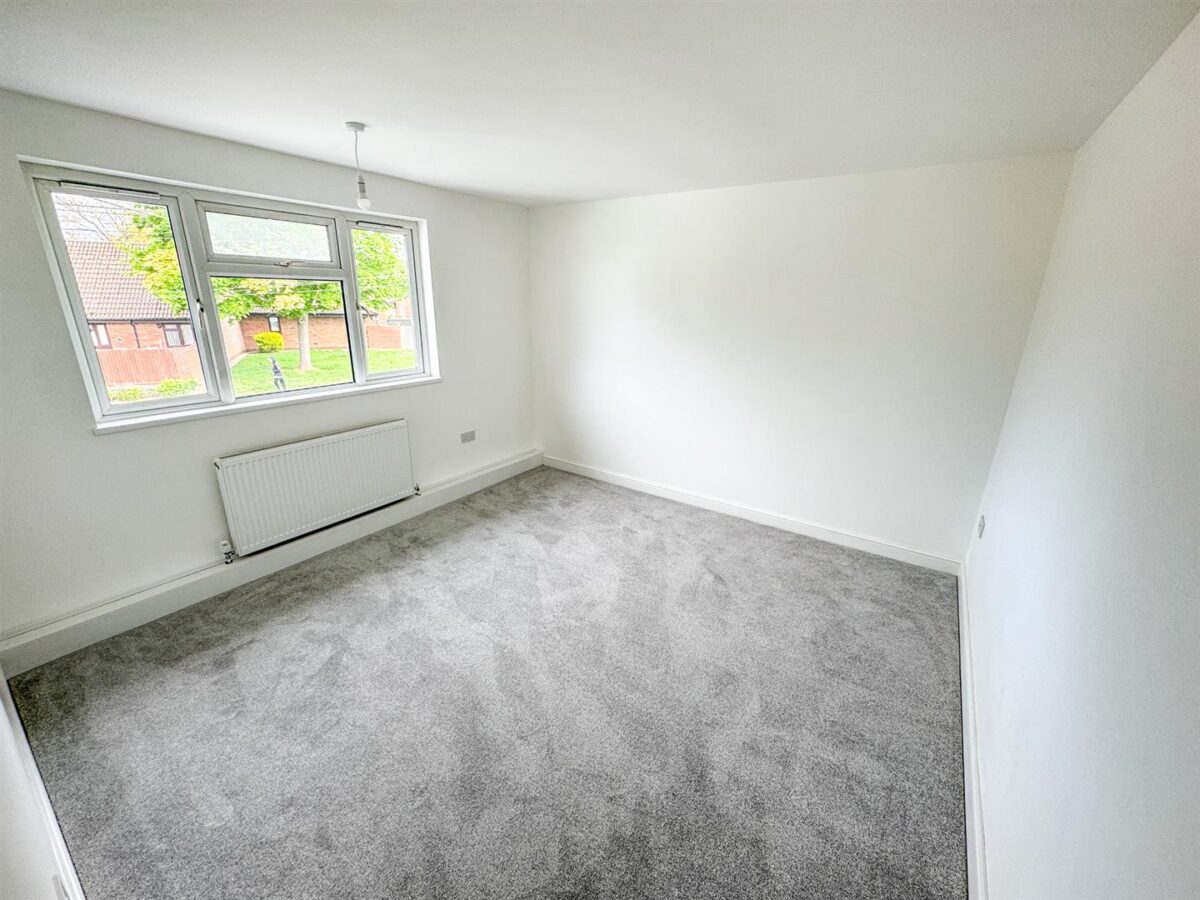 Welland Vale Road, Corby
