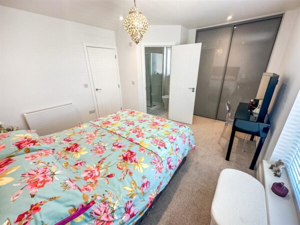 Park View, Corby