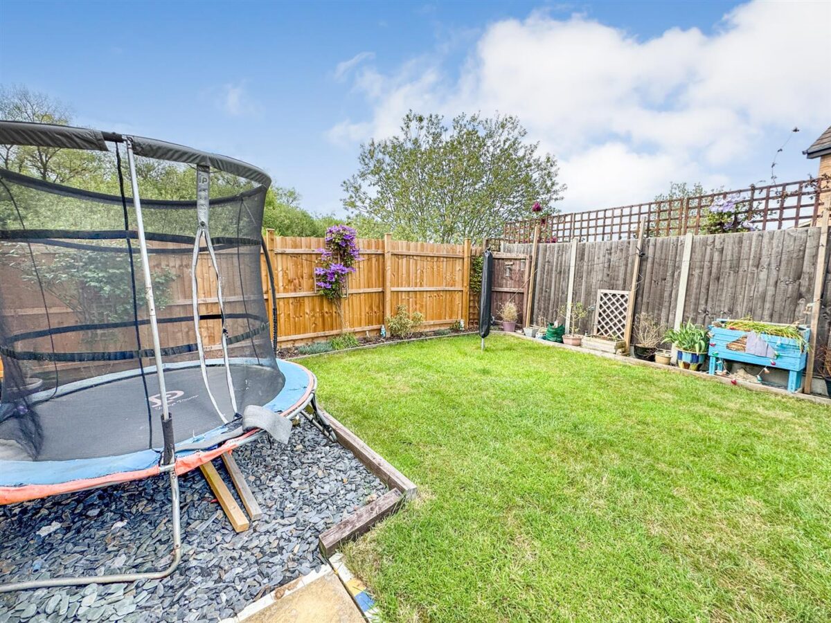 Cotswold Close, Corby