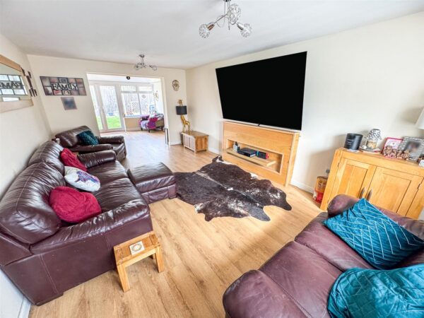 Cotswold Close, Corby