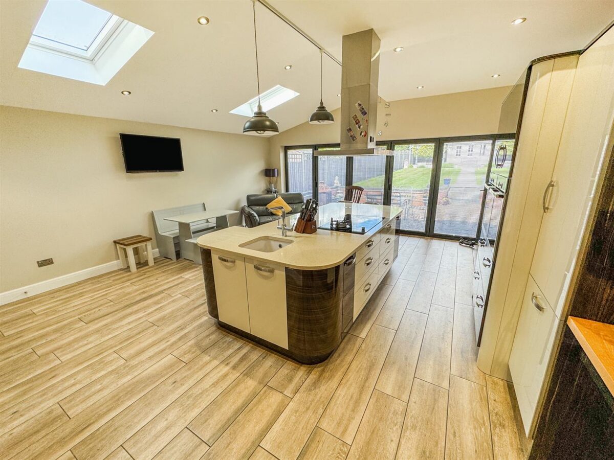 Cottingham Road, Corby