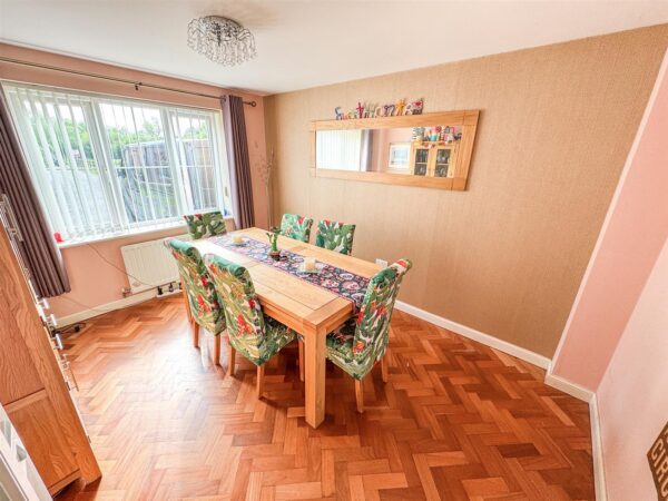 Cotswold Close, Corby