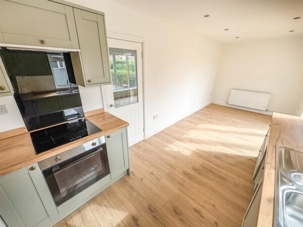 Welland Vale Road, Corby