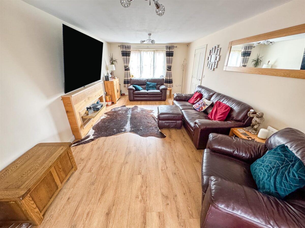 Cotswold Close, Corby