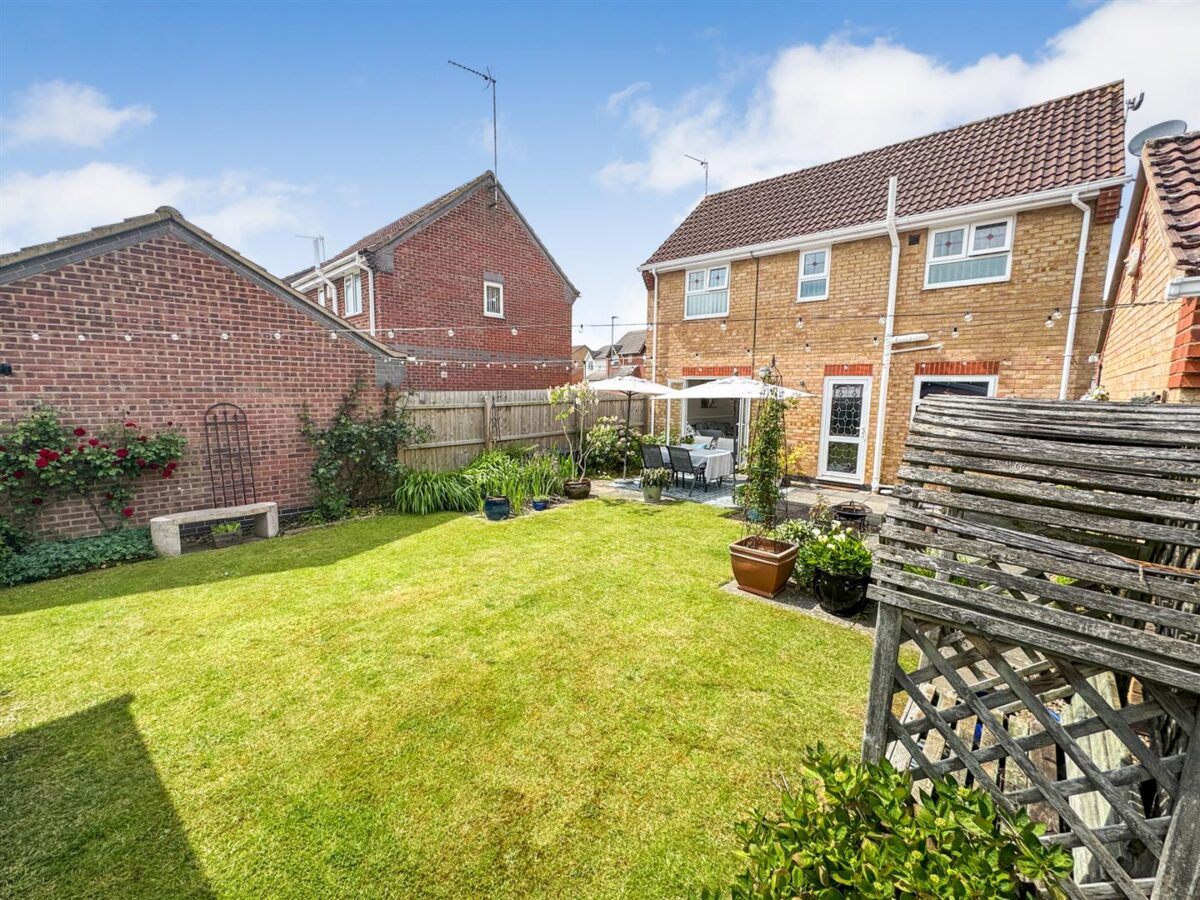 Applegarth Close, Corby