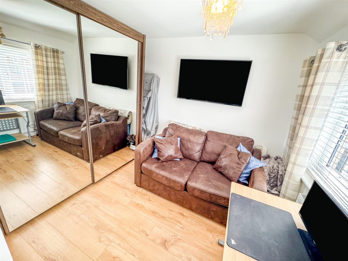 Mantlefield Road, Corby