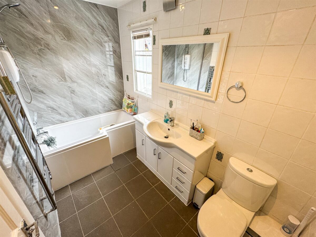Faraday Grove, Corby