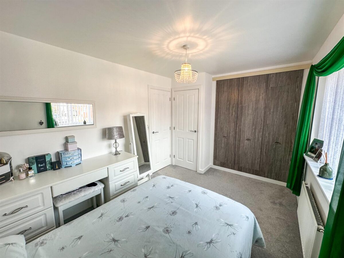 Nuthatch Close, Corby