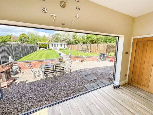 Cottingham Road, Corby