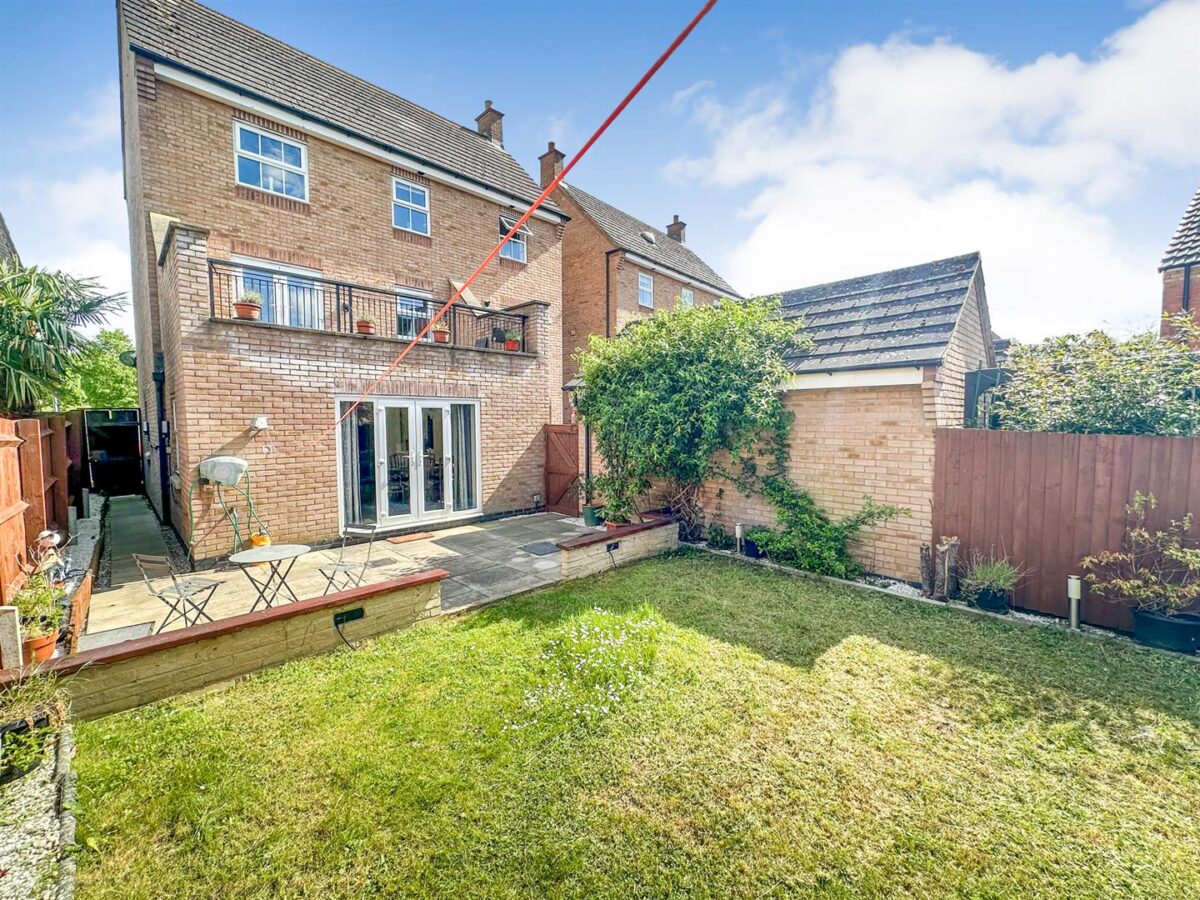 Dunnock Road, Corby