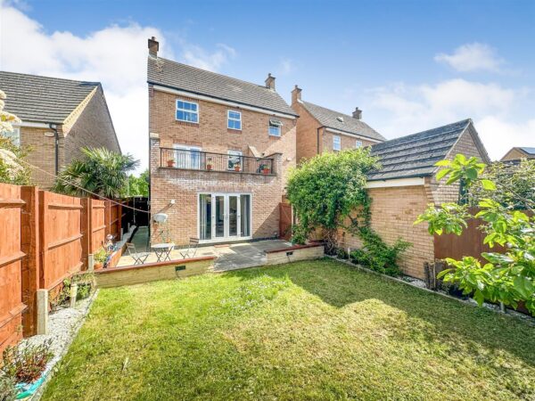 Dunnock Road, Corby