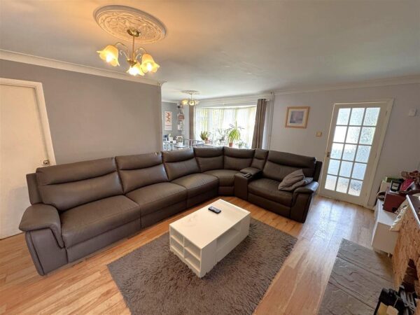Pound Close, Great Oakley, Corby