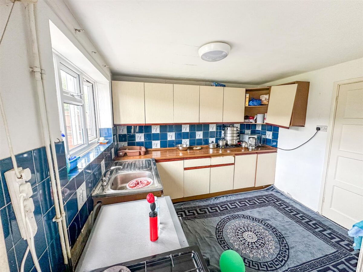 Kingsthorpe Avenue, Corby