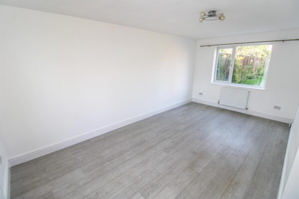 Whitworth Avenue, Corby