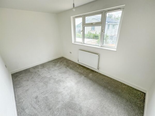 Welland Vale Road, Corby