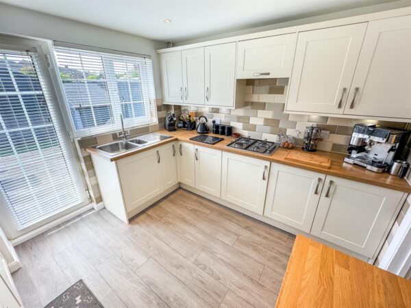 Mantlefield Road, Corby