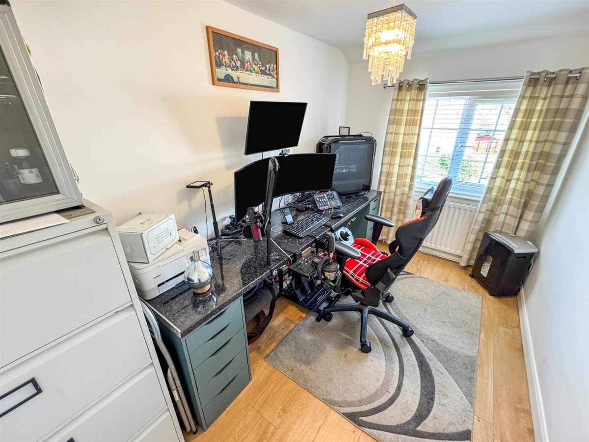 Mantlefield Road, Corby