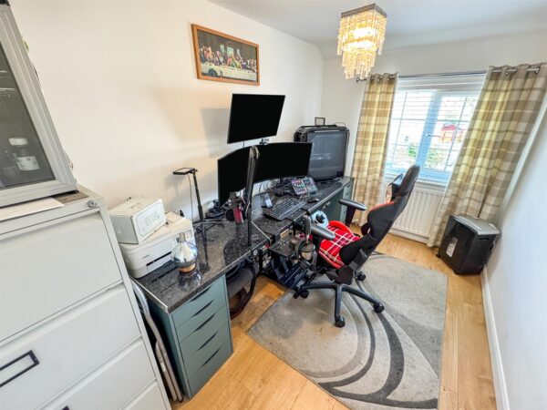 Mantlefield Road, Corby