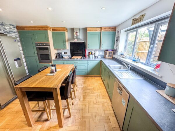 Cotswold Close, Corby