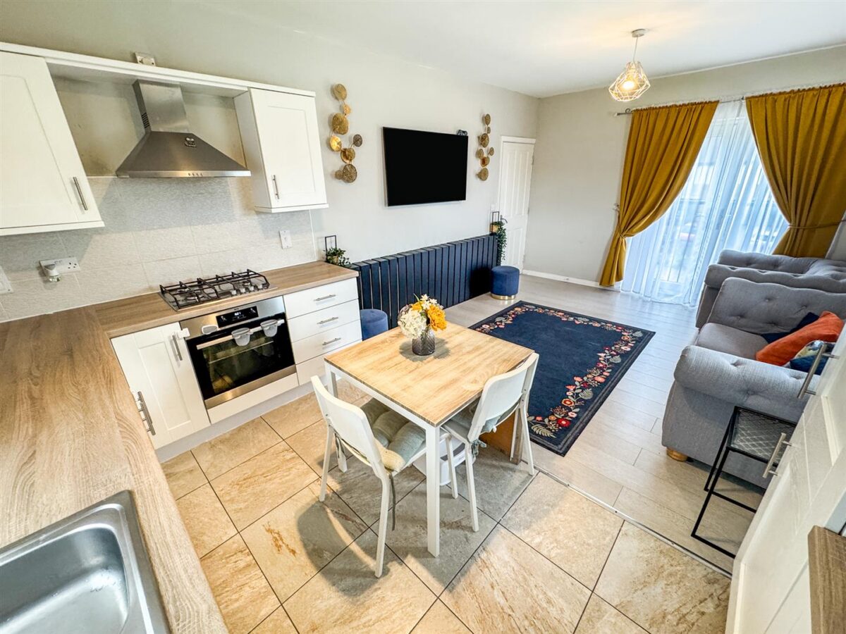 Slough Close, Corby