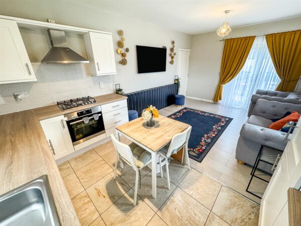 Slough Close, Corby