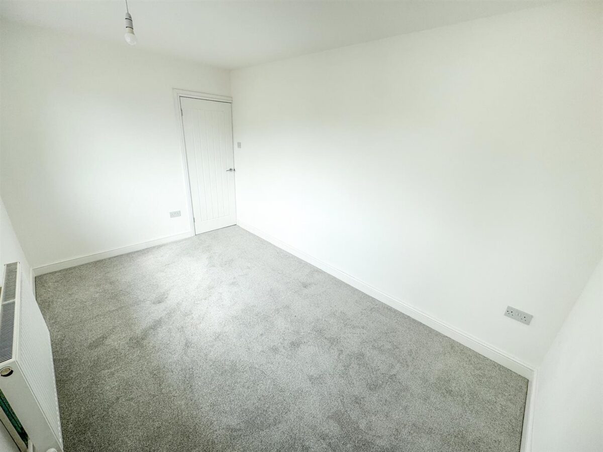 Welland Vale Road, Corby