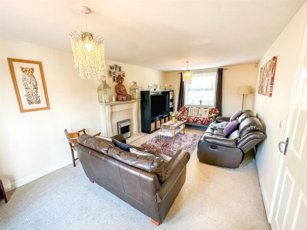 Dunnock Road, Corby