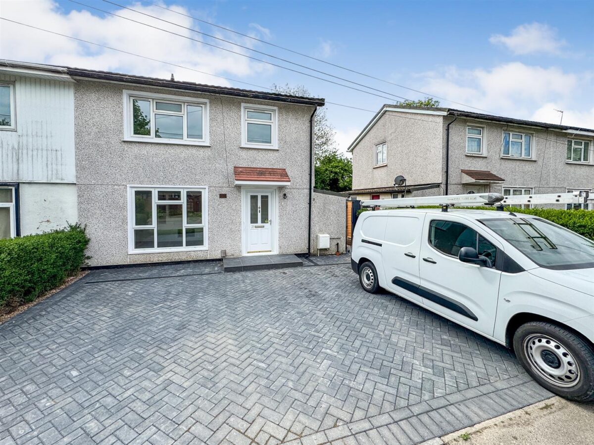 Welland Vale Road, Corby