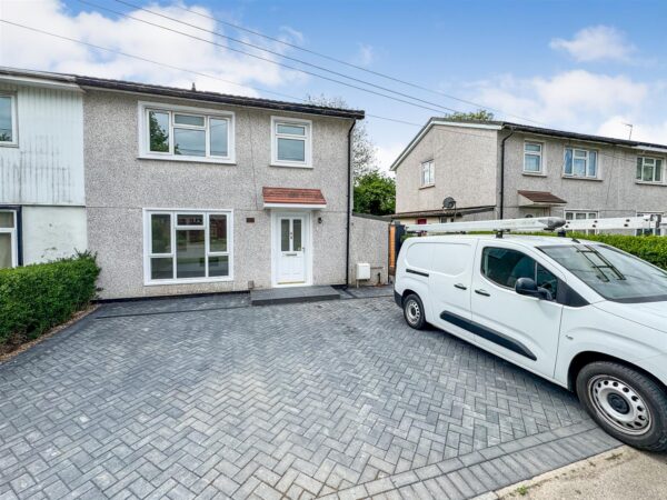 Welland Vale Road, Corby