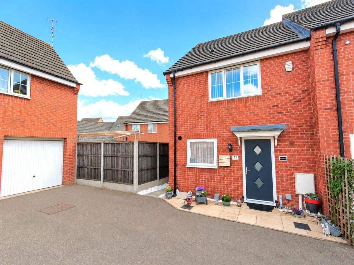 Nuthatch Close, Corby