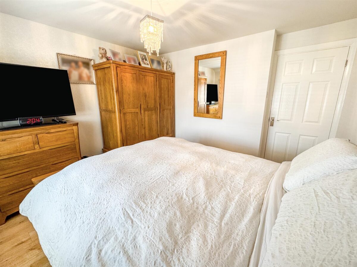 Mantlefield Road, Corby