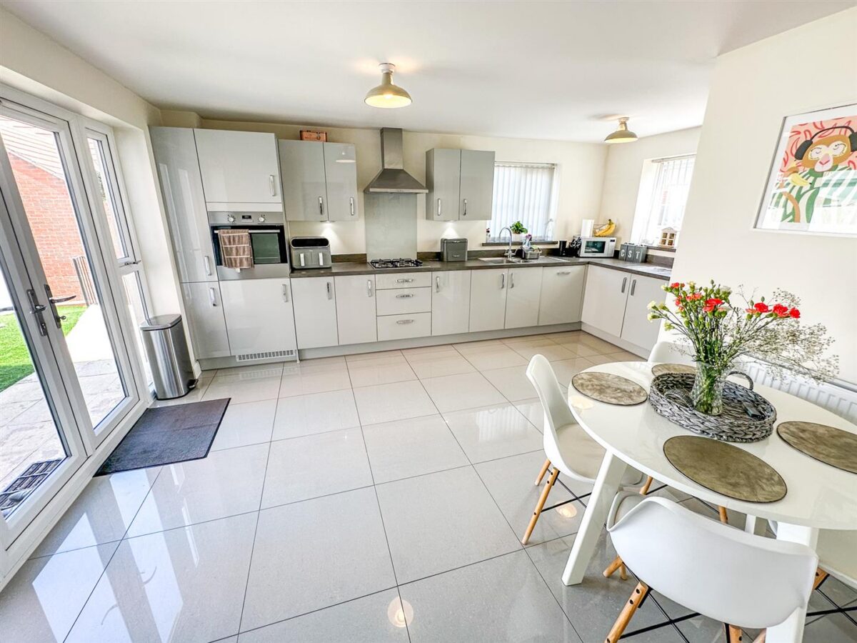 Aintree Road, Corby