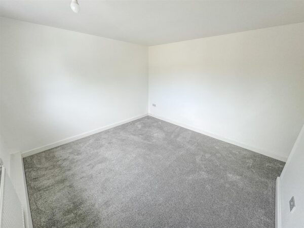 Welland Vale Road, Corby