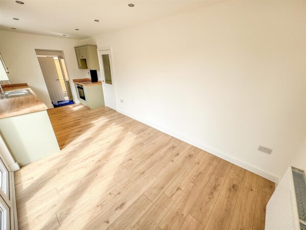 Welland Vale Road, Corby