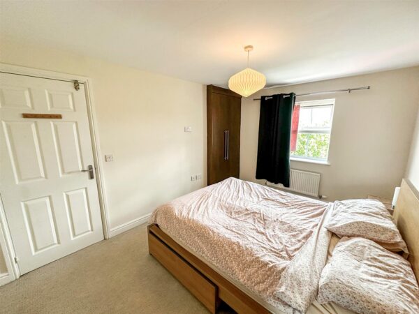 Dunnock Road, Corby