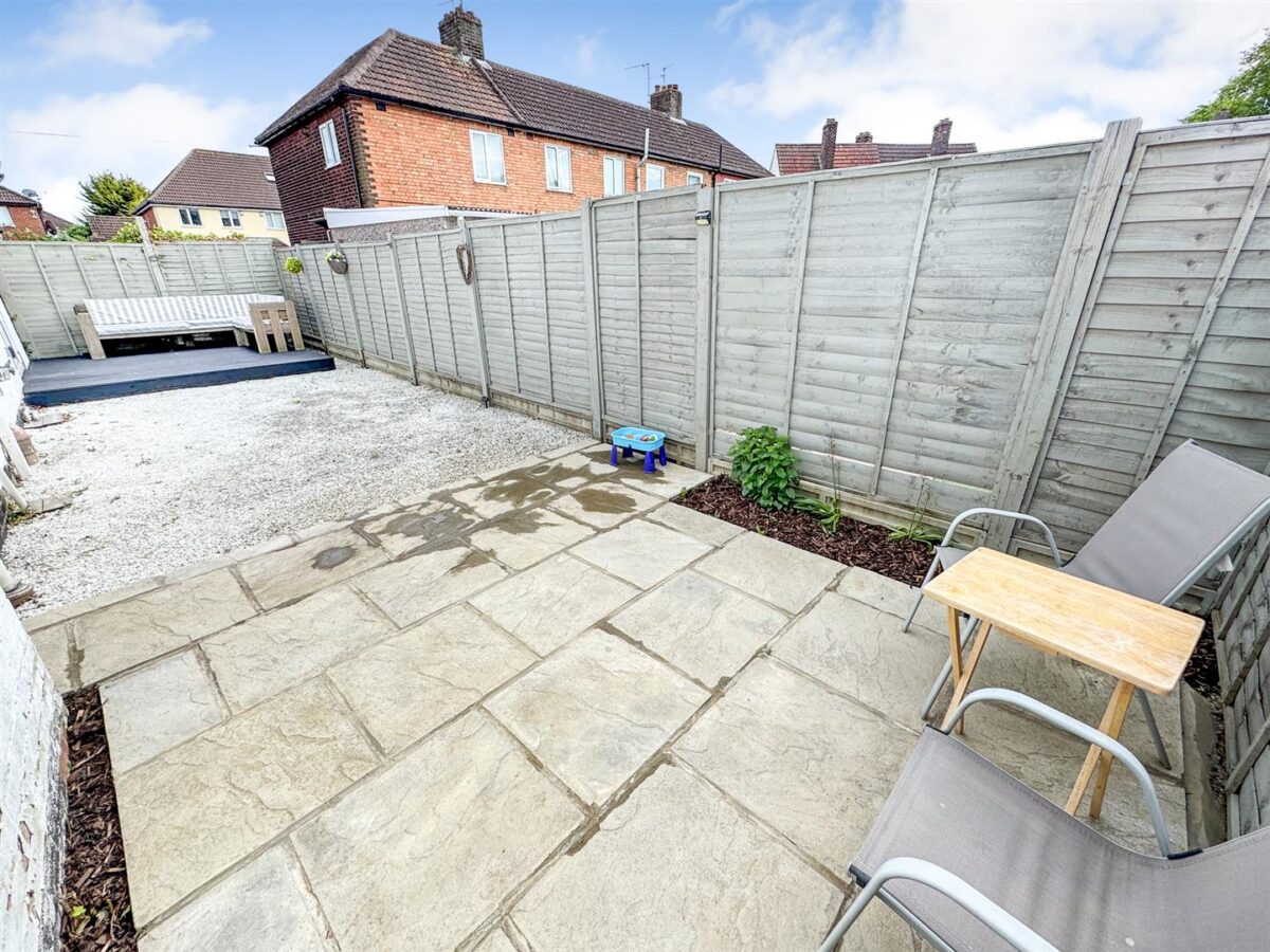 Faraday Grove, Corby