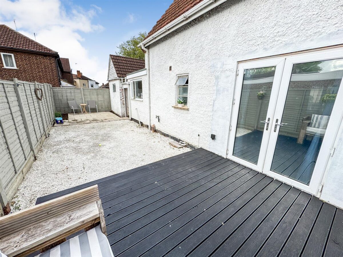 Faraday Grove, Corby