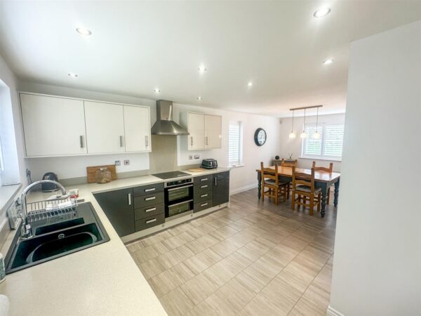 Hillary Close, Corby