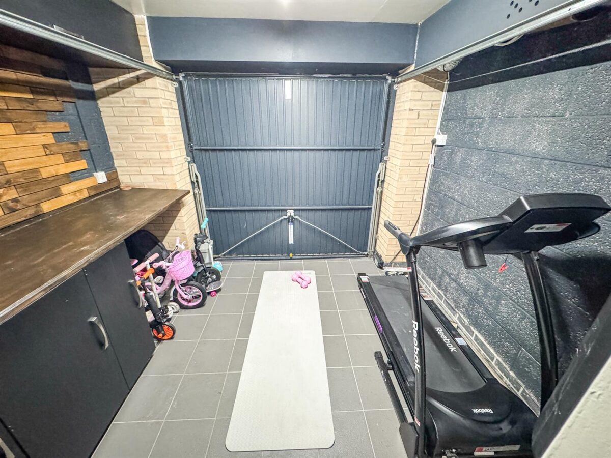 Slough Close, Corby