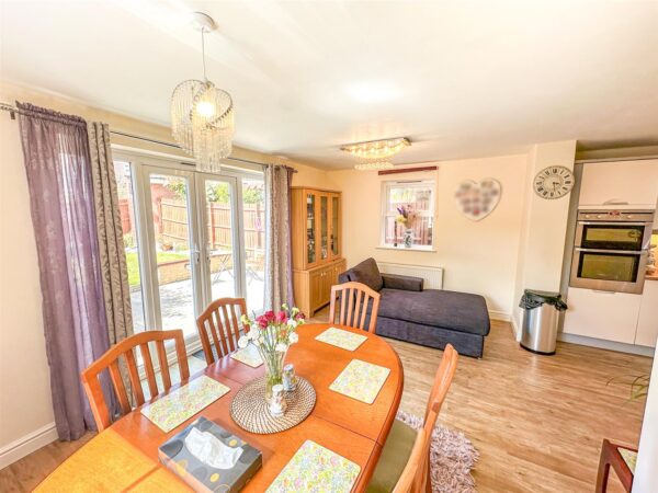 Dunnock Road, Corby