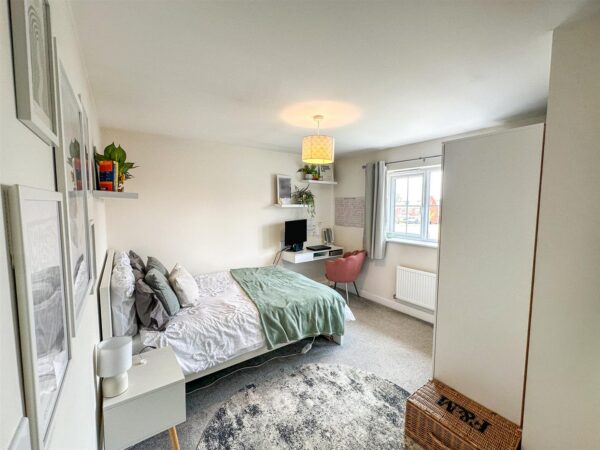 Aintree Road, Corby