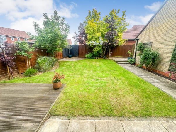 Hillary Close, Corby