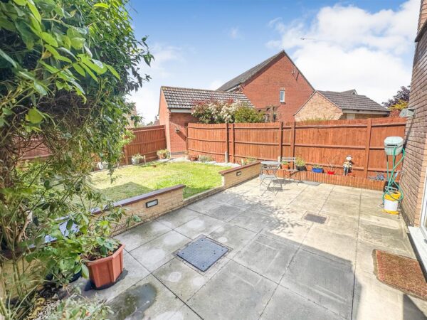 Dunnock Road, Corby