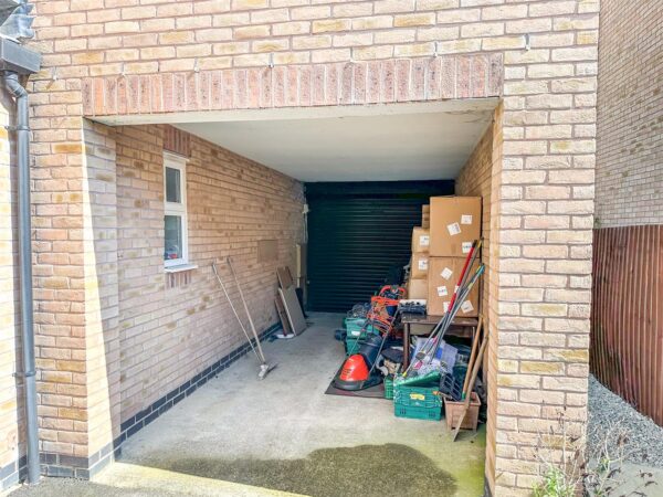 Dunnock Road, Corby