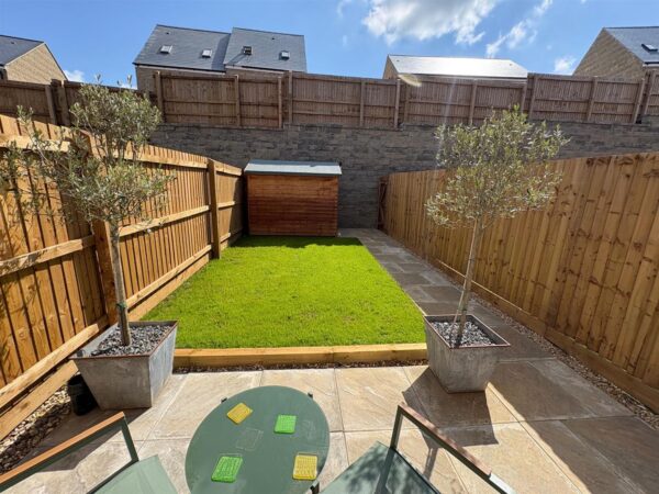 Grilley Street, Weldon