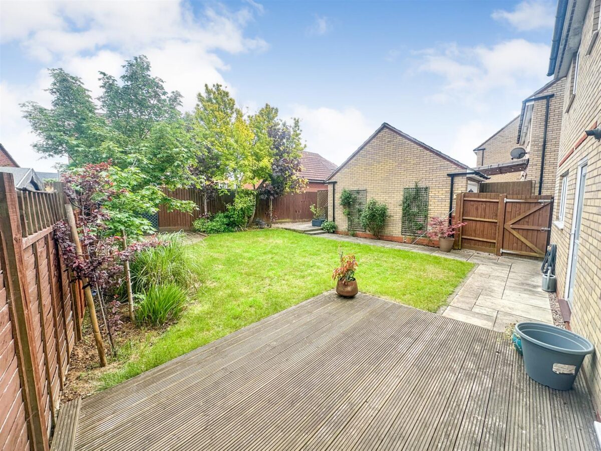 Hillary Close, Corby