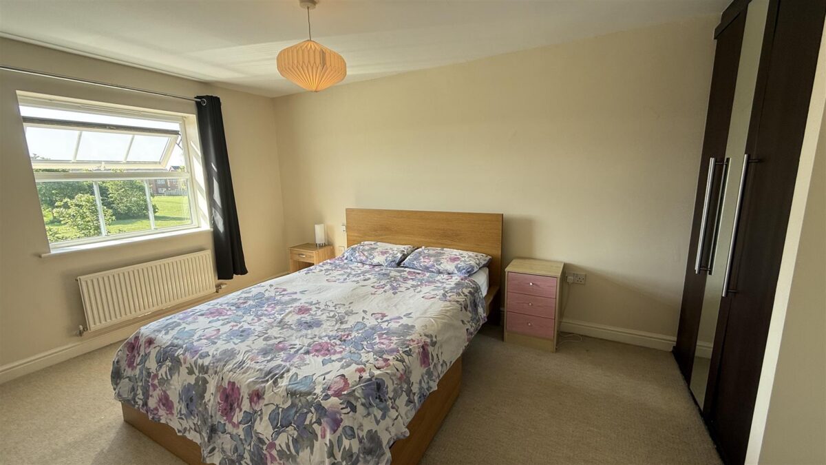 Dunnock Road, Corby
