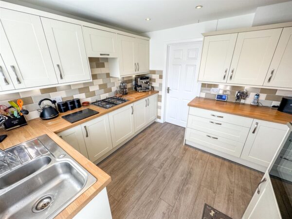 Mantlefield Road, Corby