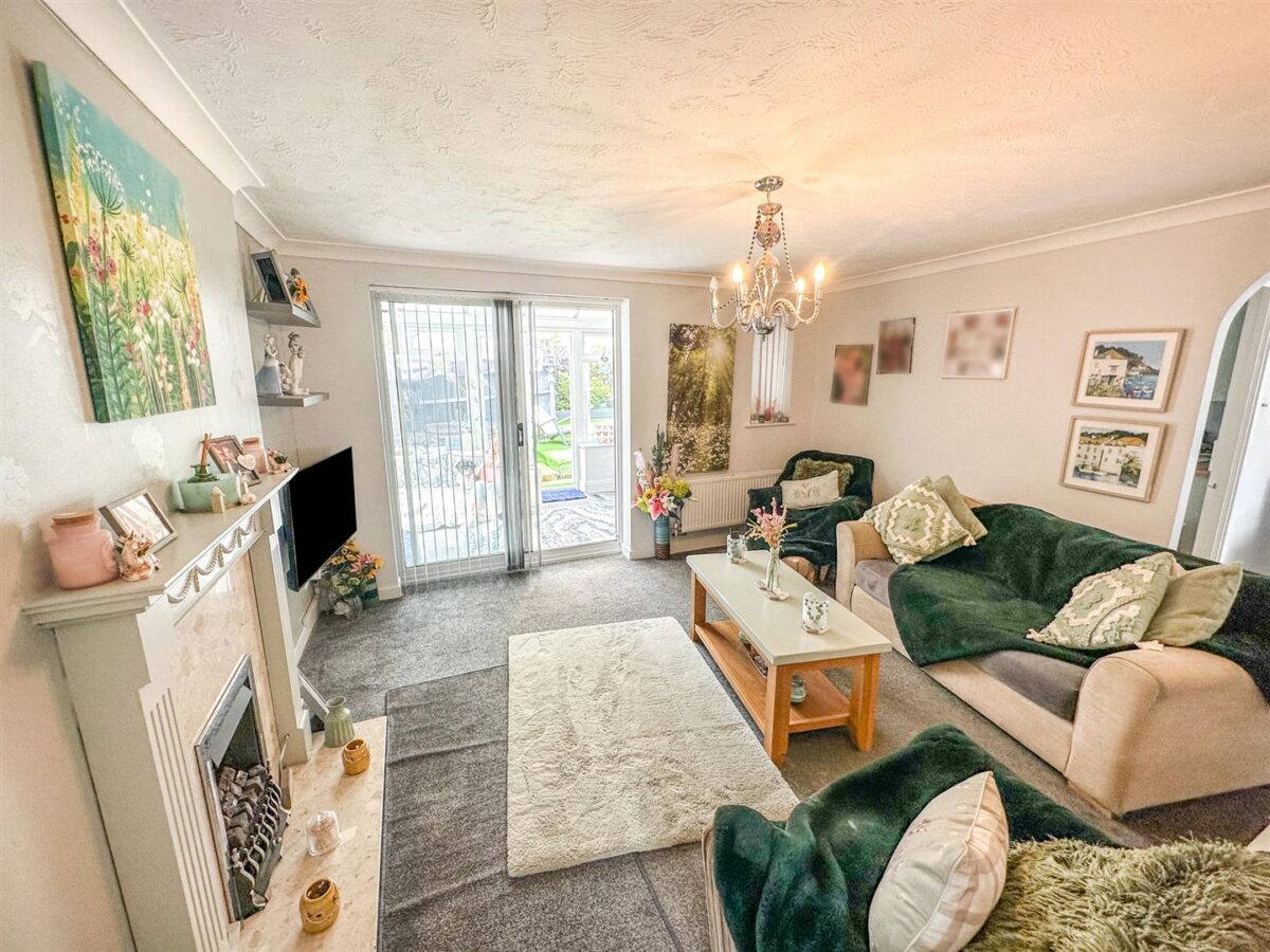 Waltham Close, Corby
